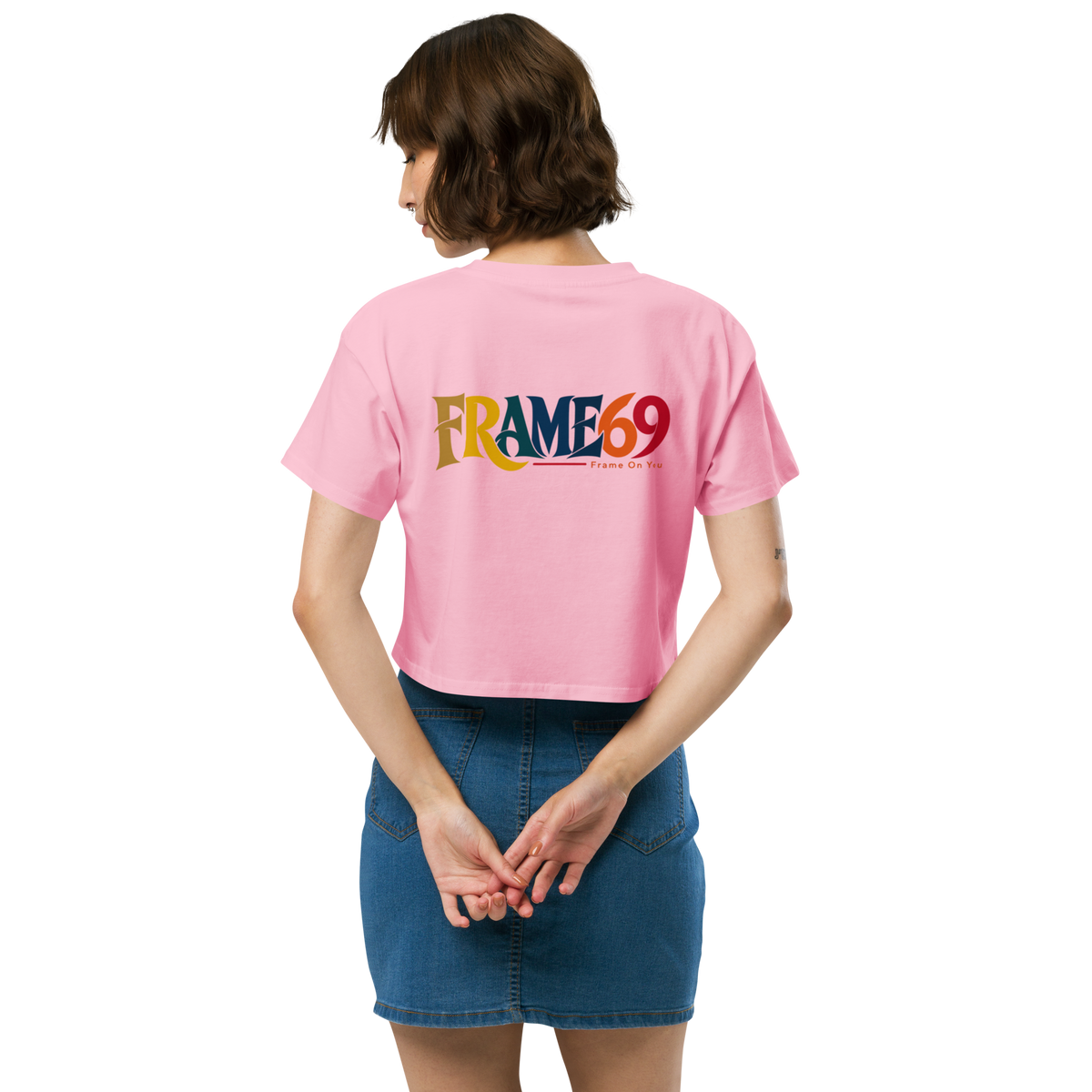 Bright pink cropped tee with back graphic logo print