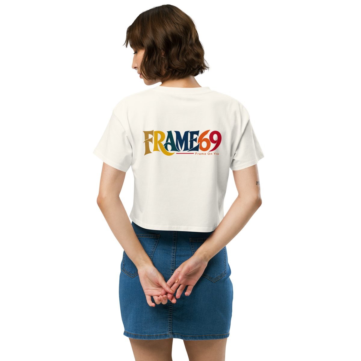 White cropped tee with back graphic logo print