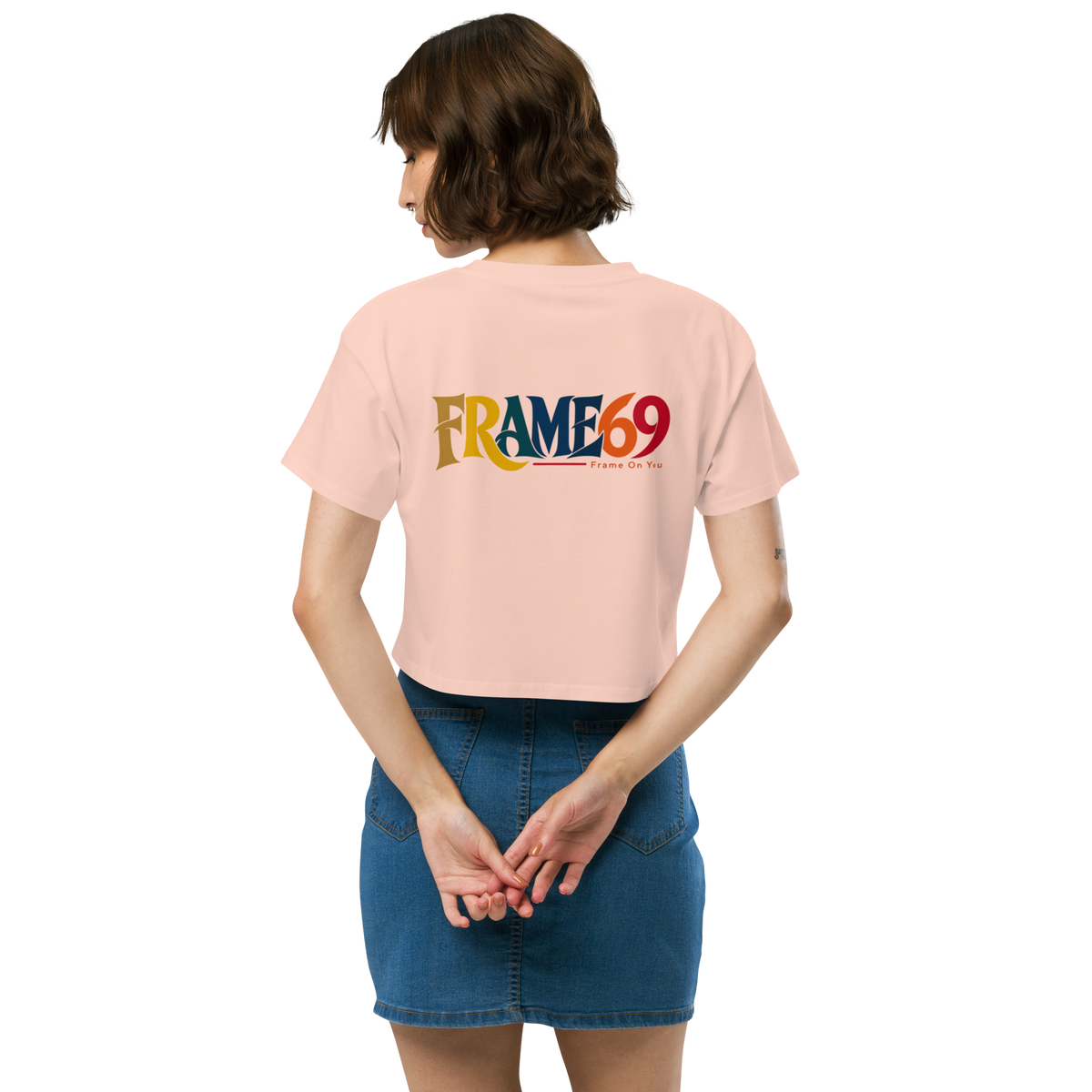 Light pink cropped tee with back graphic logo print