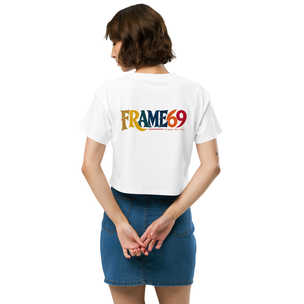 White cropped tee with back graphic logo print