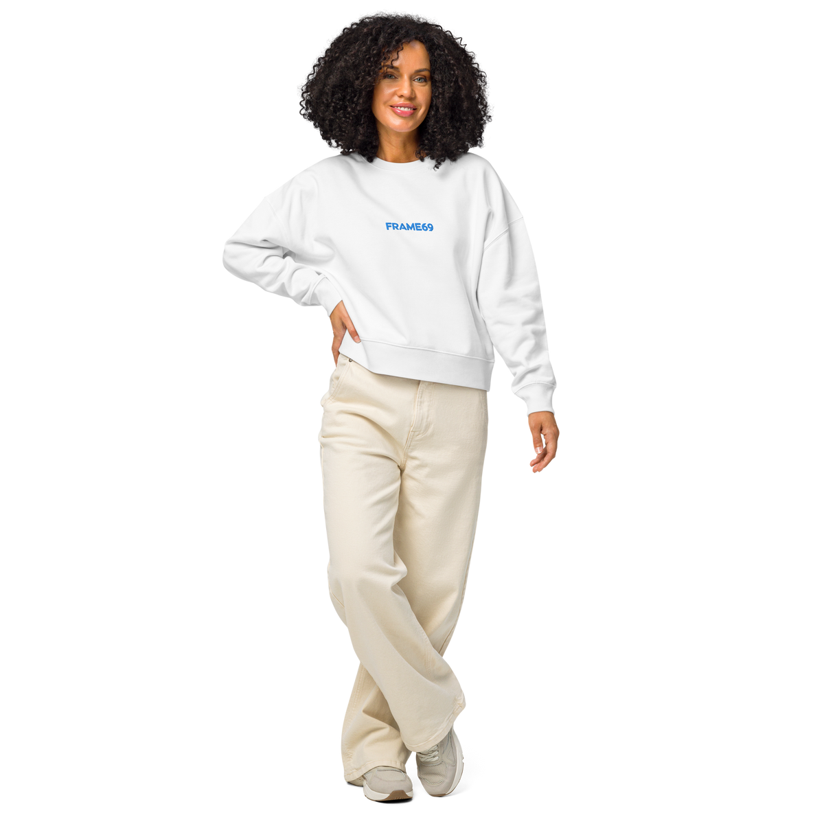 White logo crew sweatshirt, long sleeves, ribbed crew neck and cuffs